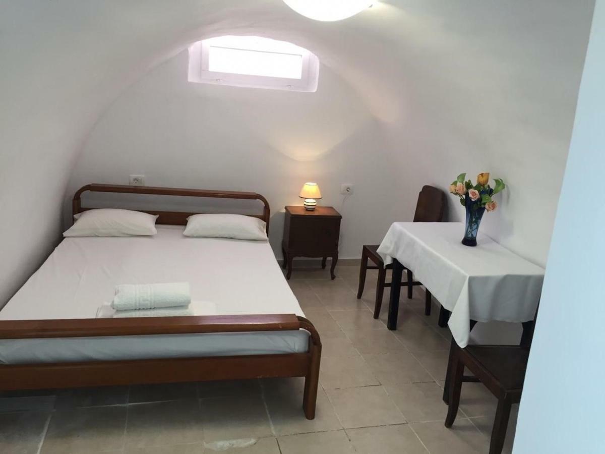 Marcos Rooms Иа Екстериор снимка